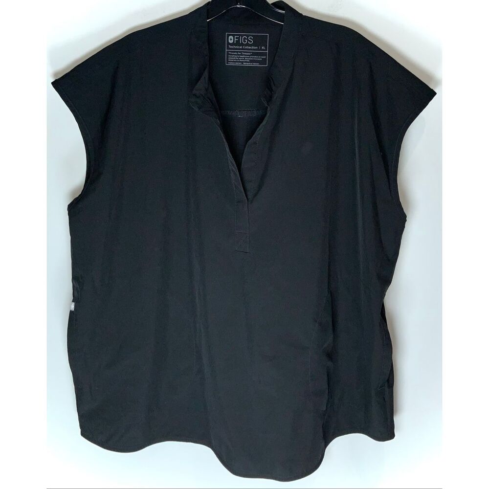 Figs black scrub top size XL